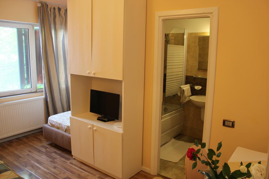 Vila Flavia B&B Constanţa Exteriör bild