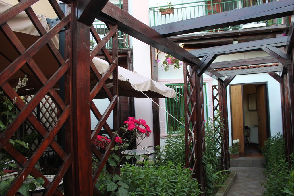 Vila Flavia B&B Constanţa Exteriör bild