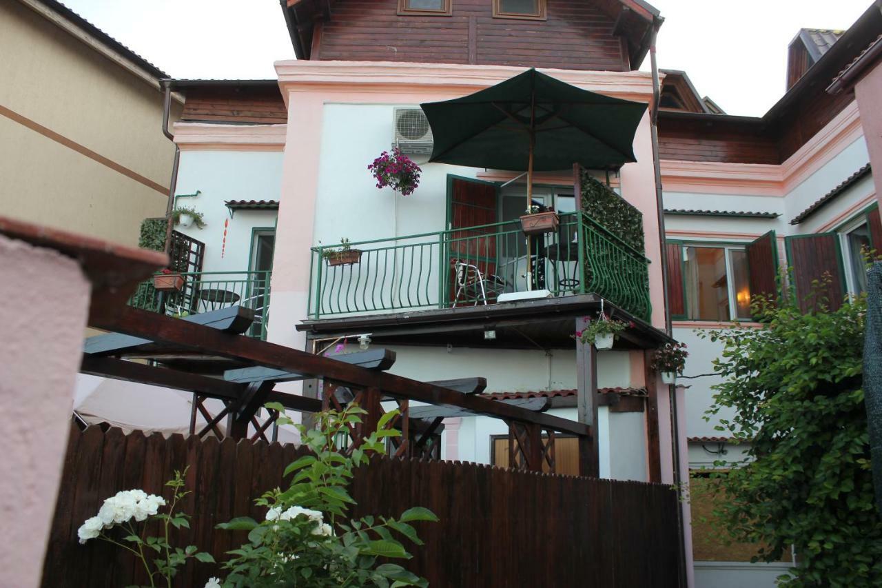 Vila Flavia B&B Constanţa Exteriör bild